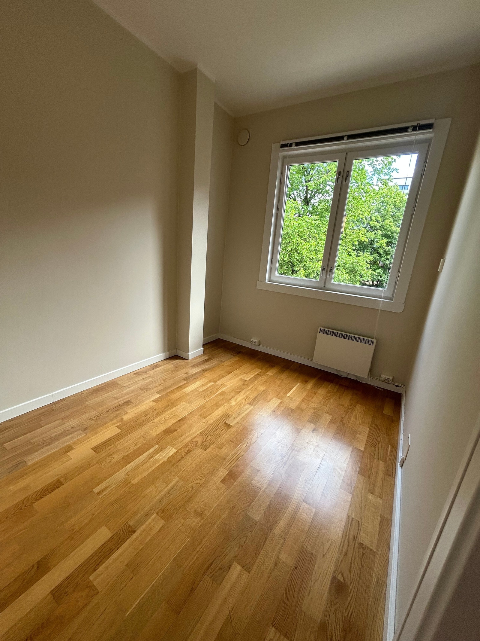 Soverom mot stille bakgård Galleribilde