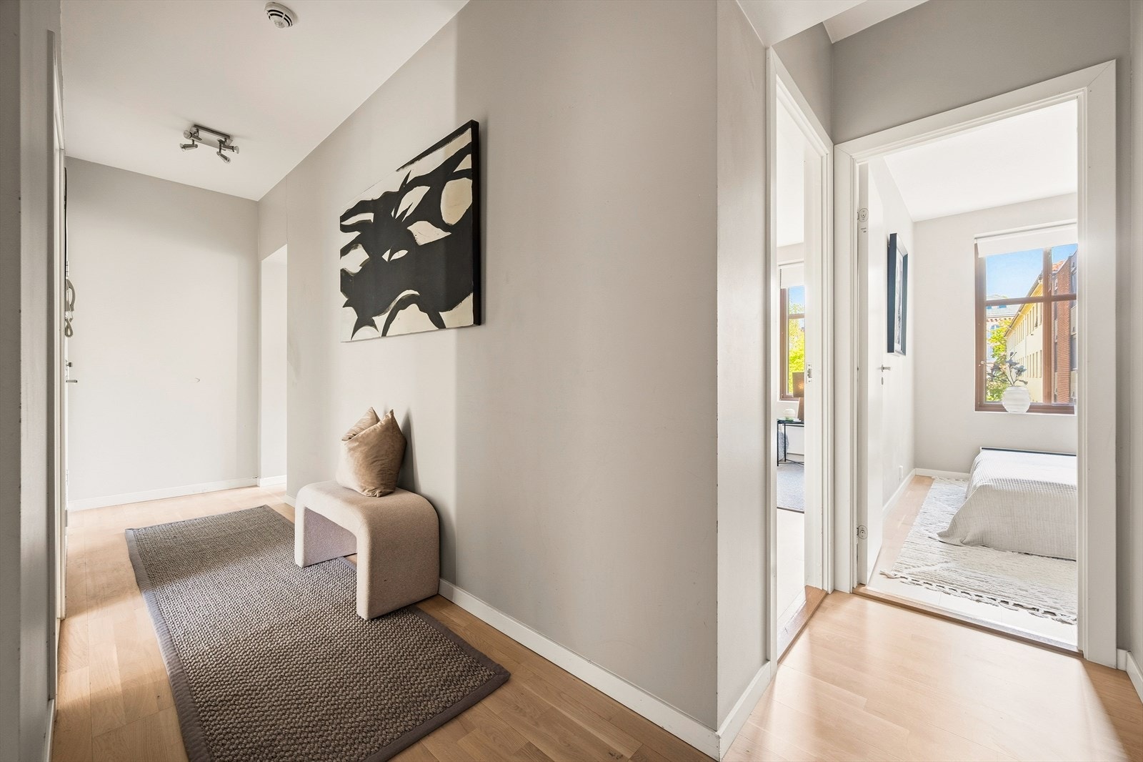 Velkommen inn! Her får du et lyst og godt førsteinntrykk. Galleribilde