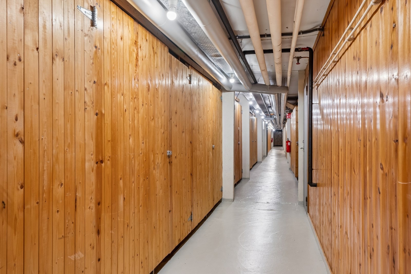 Til leiligheten hører en privat bod i kjelleren på cirka 7,7 m². Galleribilde