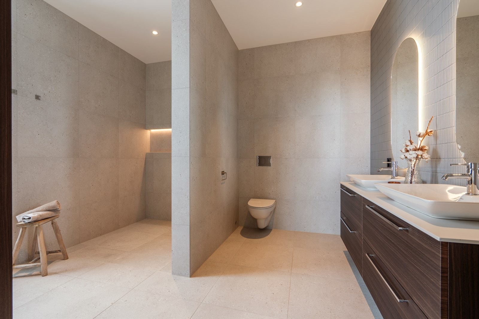 Fra soverommet er det direkte adkomst til badet. Galleribilde