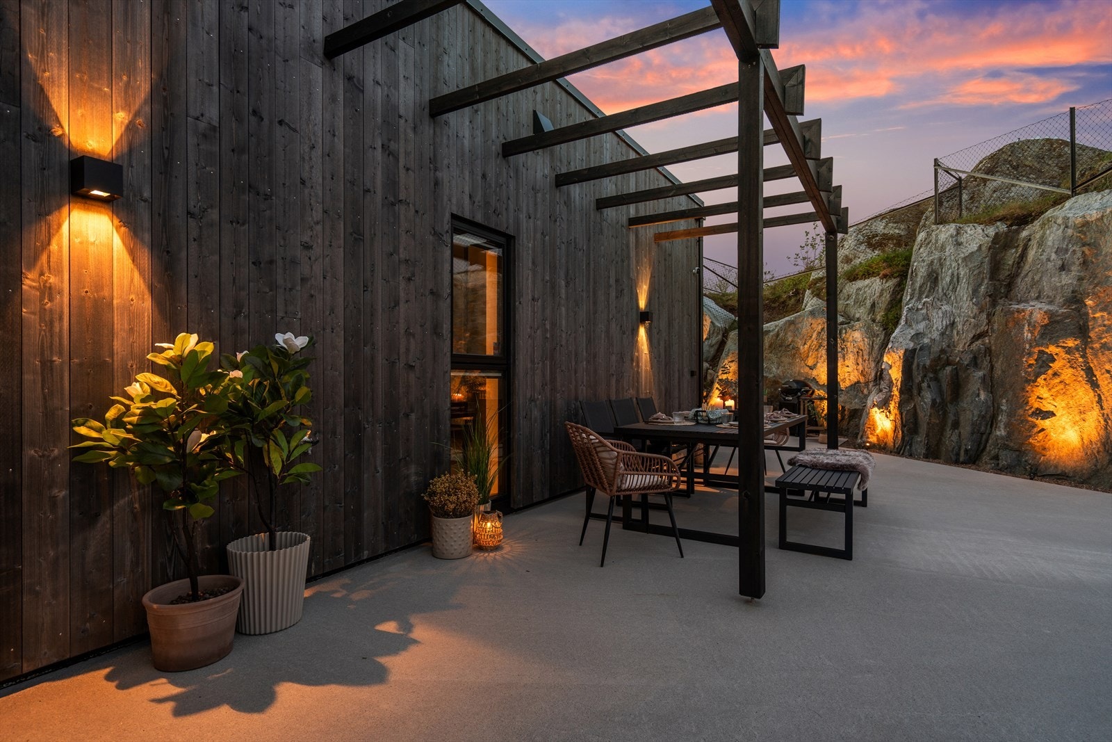 Lekker uteplass med pergola. Galleribilde