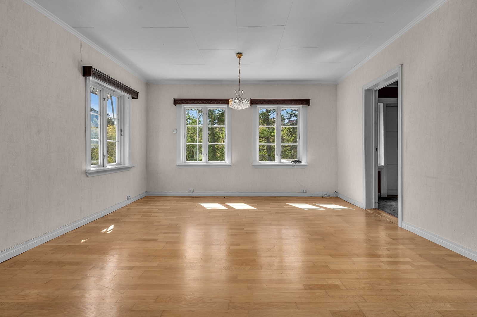 Her får man en eiendom med god plass og mulighet til å sette sitt eget preg gjennom videre modernisering og oppussing Galleribilde
