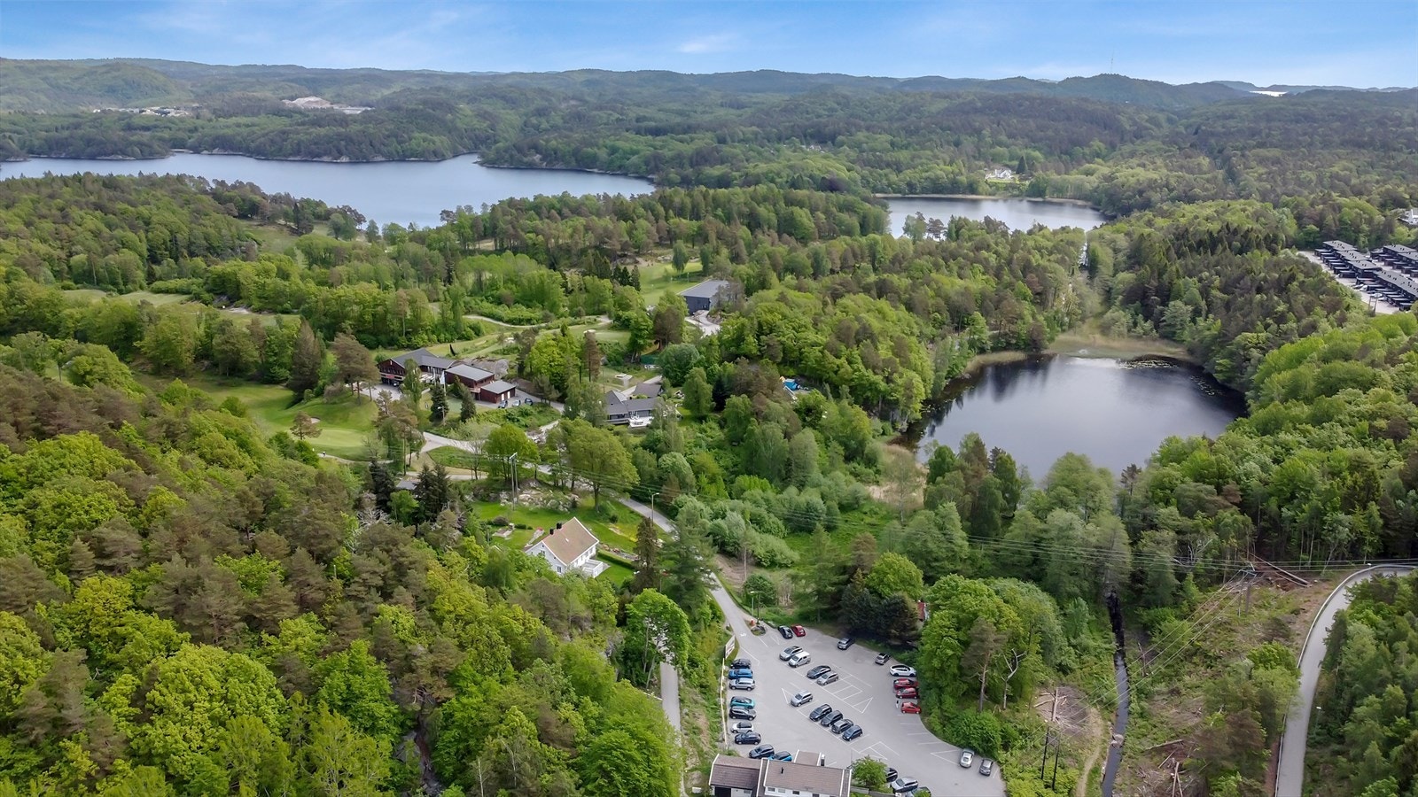 Området er kjent for sine rolige omgivelser og gode solforhold, samtidig som man har enkel adkomst til Kristiansand sentrum Galleribilde
