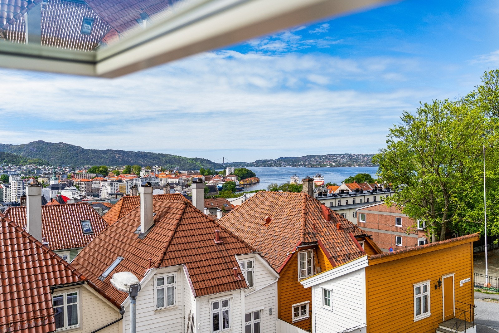 Nydelig utsikt fra stuevindu. Galleribilde