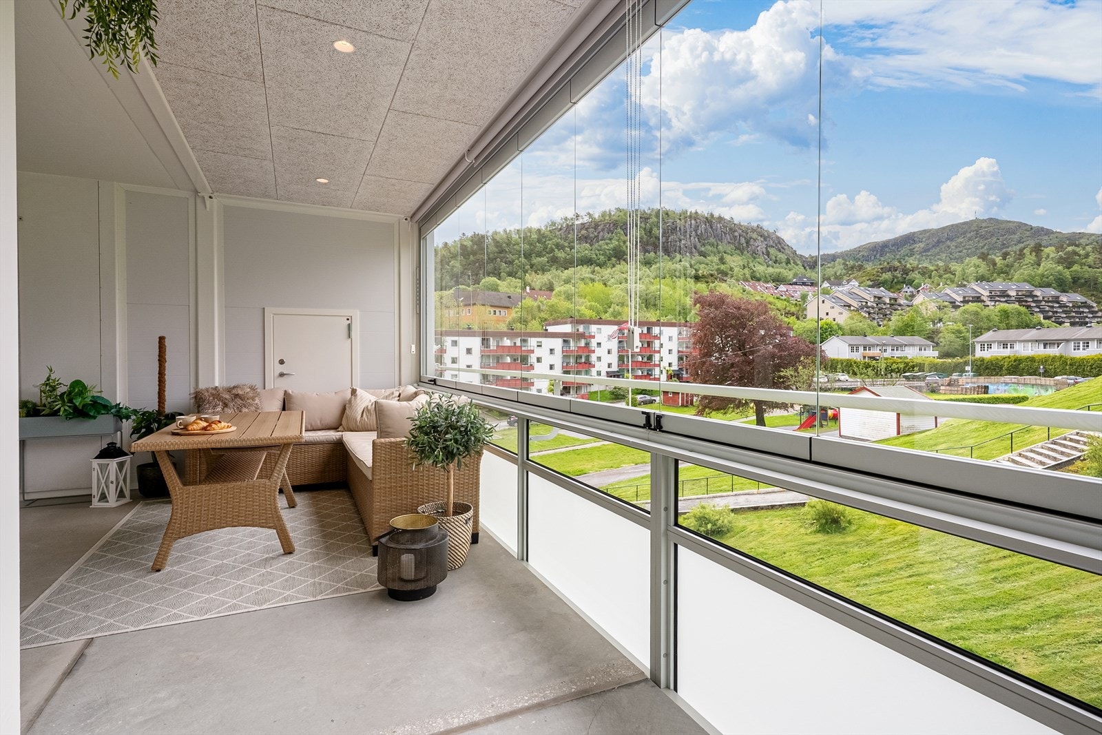 Flott utsikt mot Løvstakken og nærområdene Galleribilde