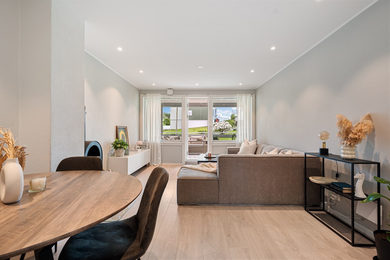 Lyst, pent og moderne Galleribilde