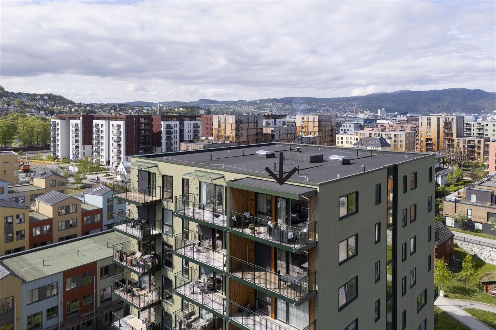 Leiligheten befinner seg i et svært ettertraktet og sentralt område på Lilleby i Trondheim. Her har du kort vei til alt du trenger i hverdagen og mer til. Galleribilde