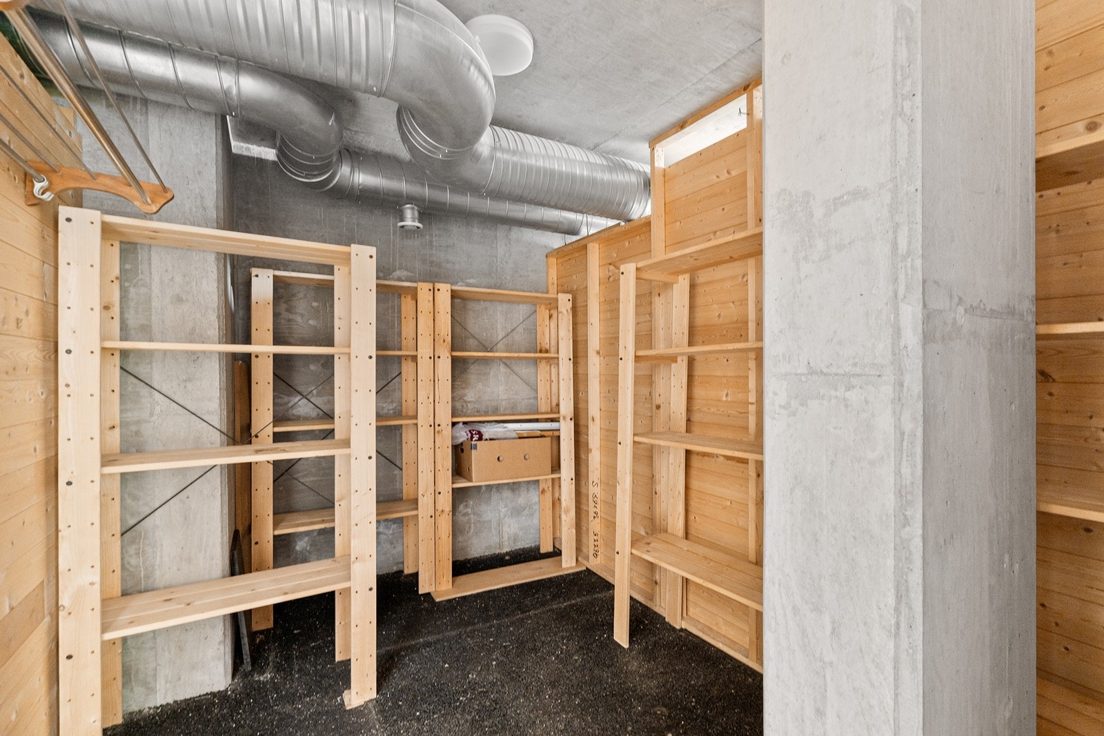 Sportsbod i u.etasje Galleribilde