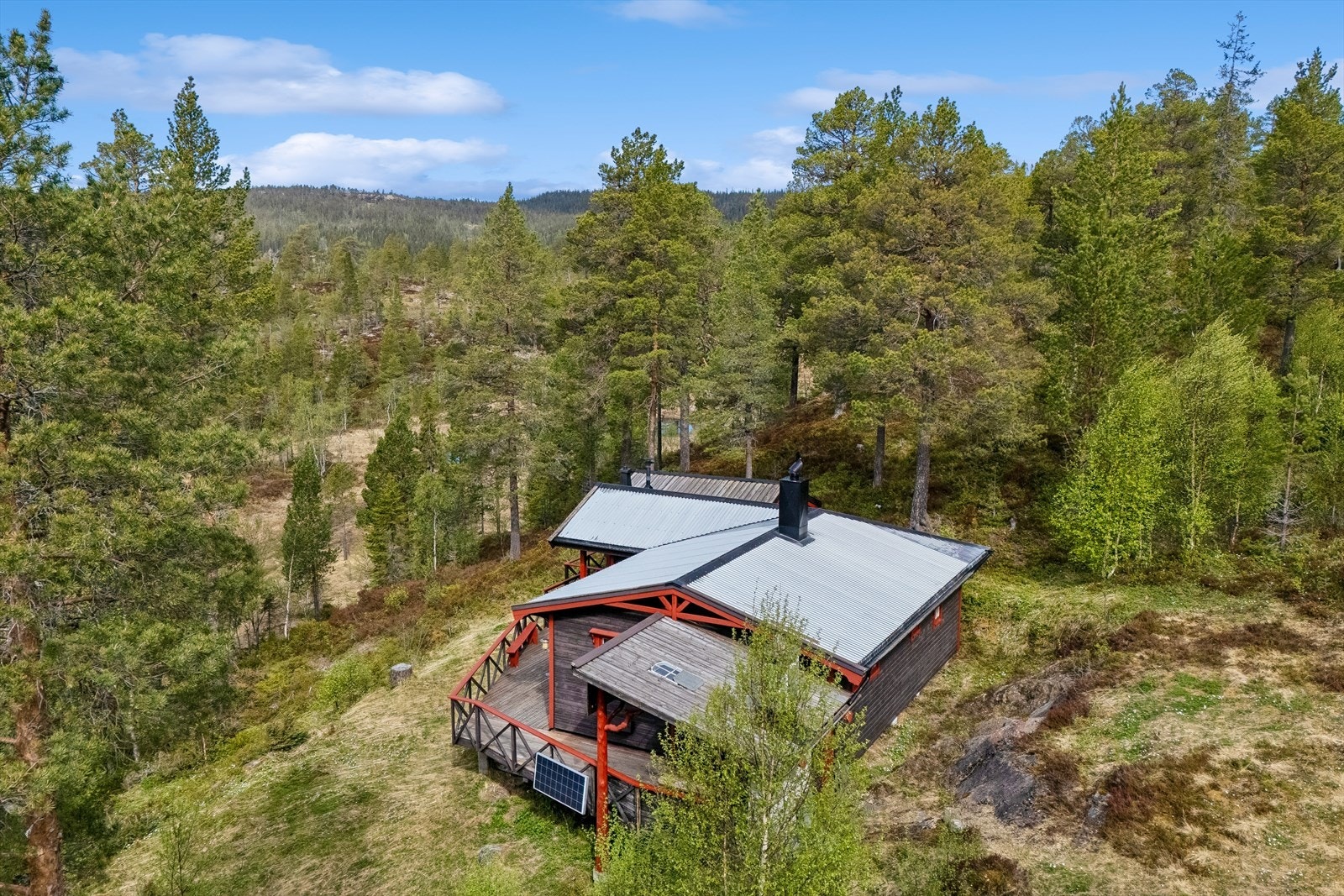 Hytta ligger for seg selv uten innsyn Galleribilde