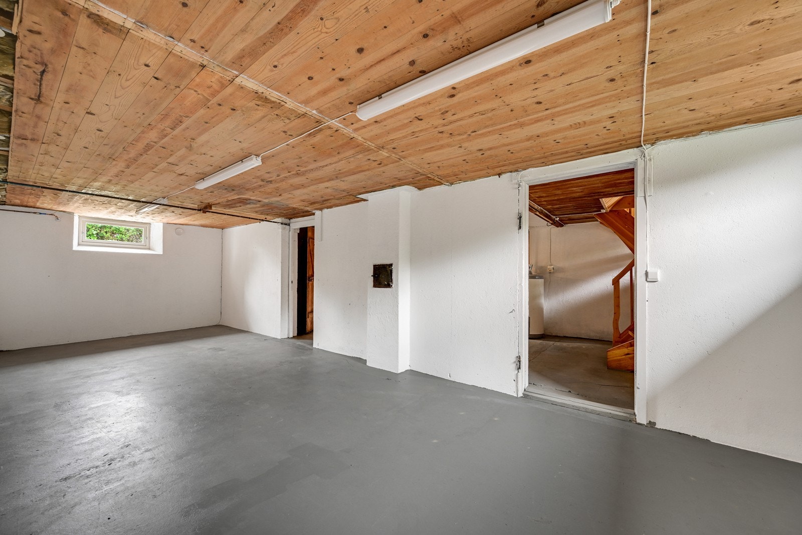 Kjeller med diverse lagringsrom. Galleribilde