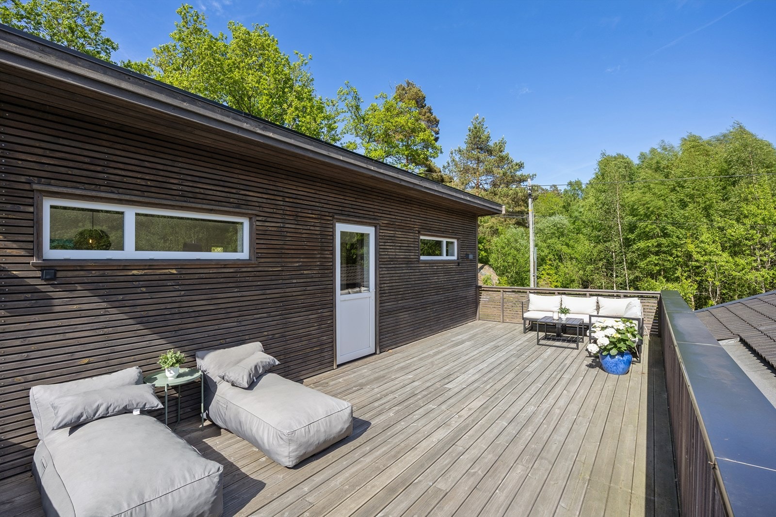 Stor takterrasse i tilknytning til stuen i 3. etg. Galleribilde