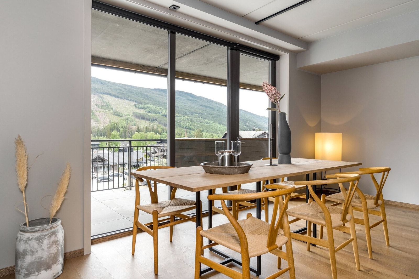 Plass til en spisegruppe. Galleribilde