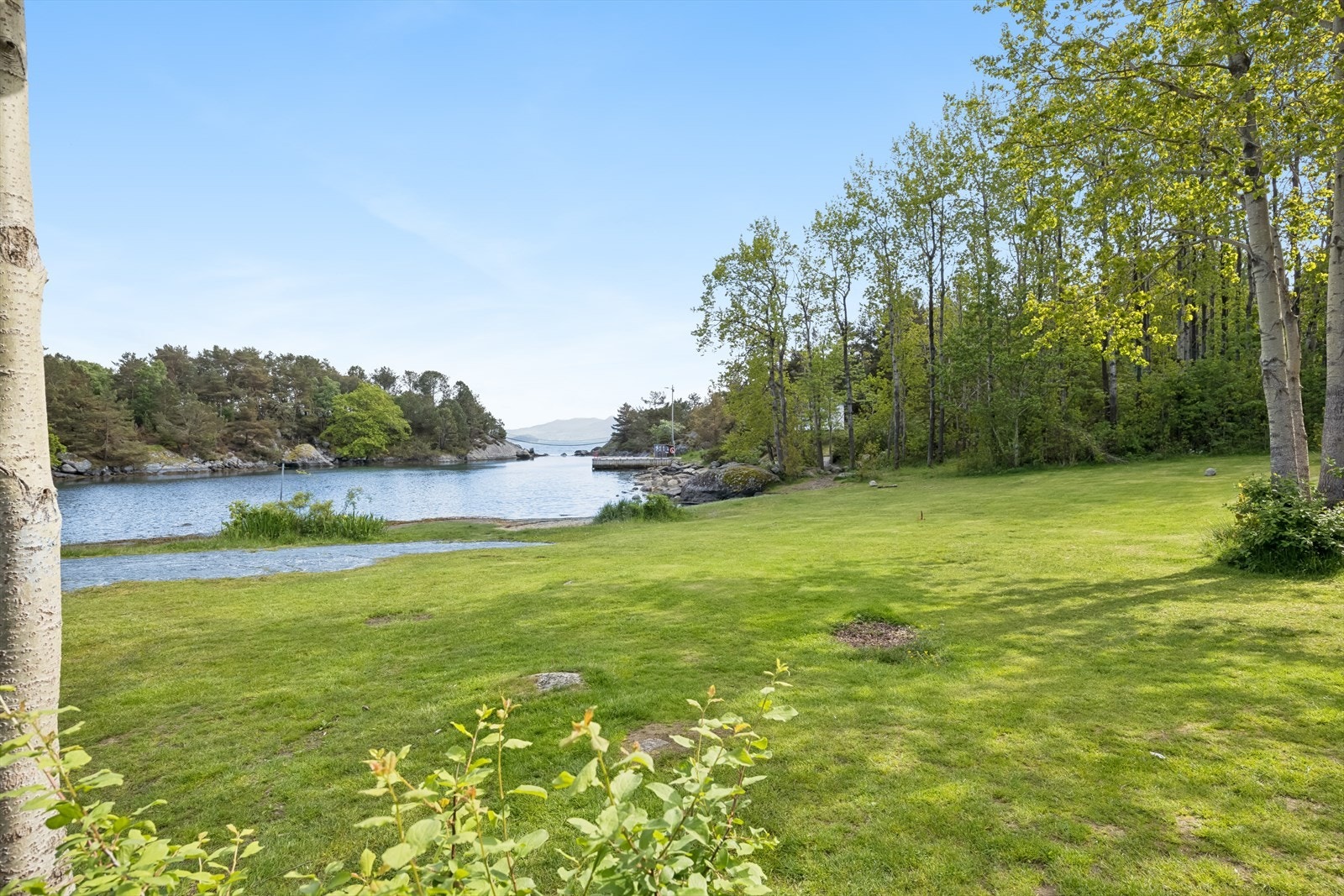 Vassøys egen lagune, Peisaren - en av flere badeplasser på øya. Galleribilde