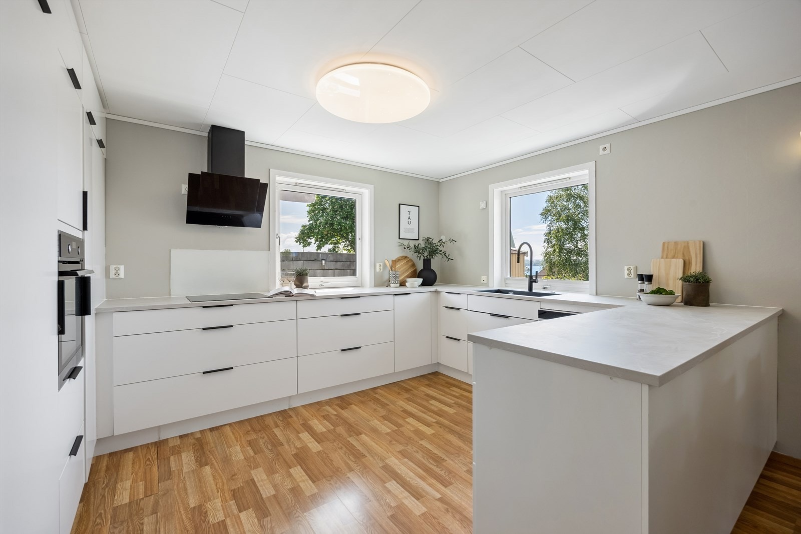 Pent og moderne kjøkken fra Kvik (2020). Galleribilde