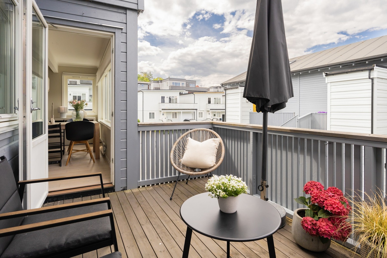 Her har man god plass for utemøbler og det man måtte ønske. Galleribilde