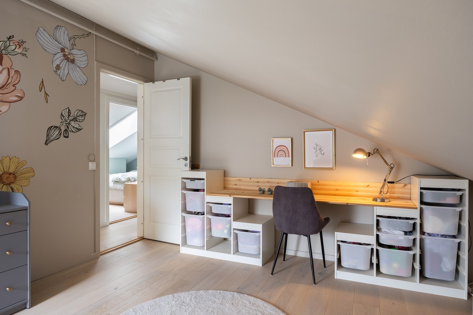 Begge rommene har plass til dobbeltseng. Galleribilde