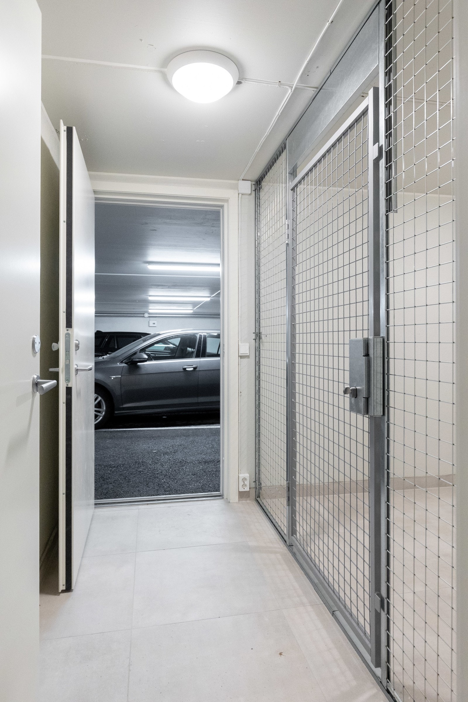 Direkte adkomst til boligen fra garasjen Galleribilde