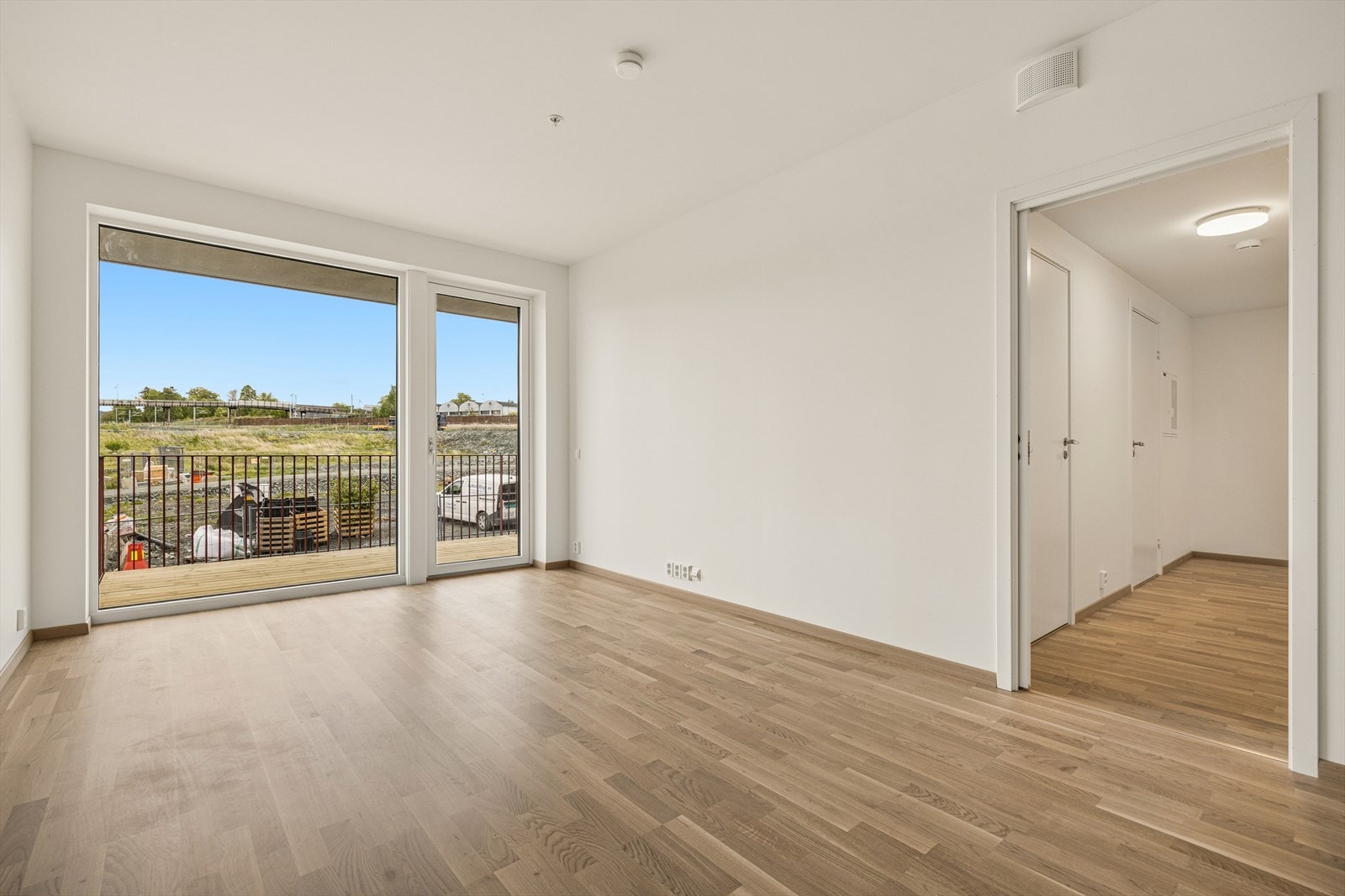 Plass til både sofa og spisebord. Galleribilde