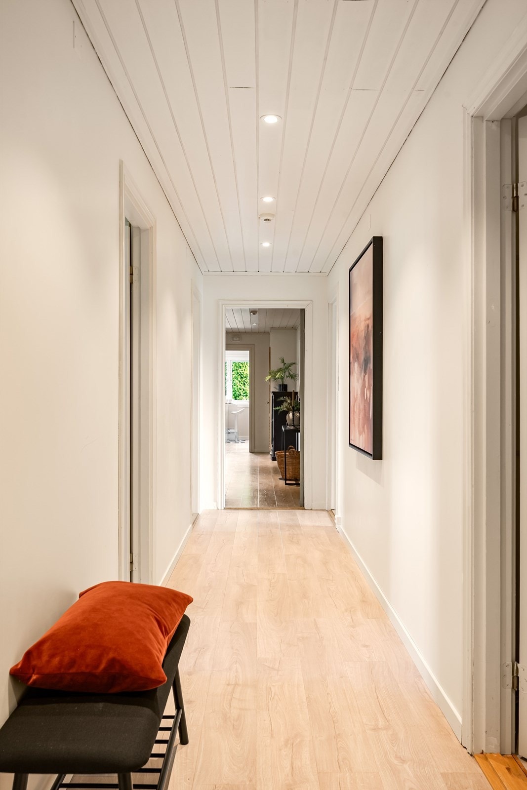 Soveromsgang med adkomst til 4 soverom og baderom. Galleribilde
