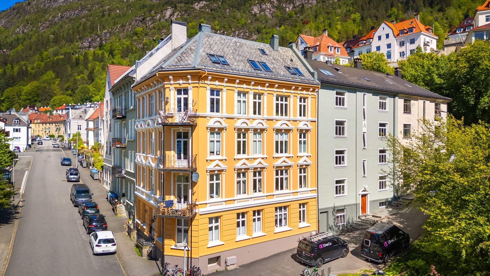Fra leiligheten er det en kort spasertur til Bryggen og sentrumskjernen. Galleribilde