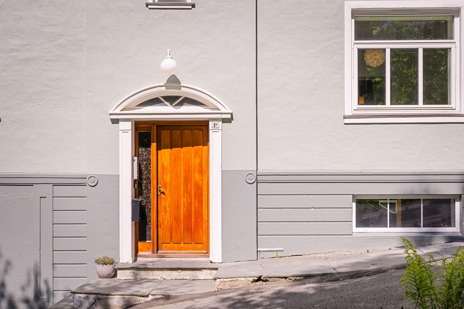 Kirkegaten 1B er et eierseksjonssameie med totalt 8 boligseksjoner. Galleribilde