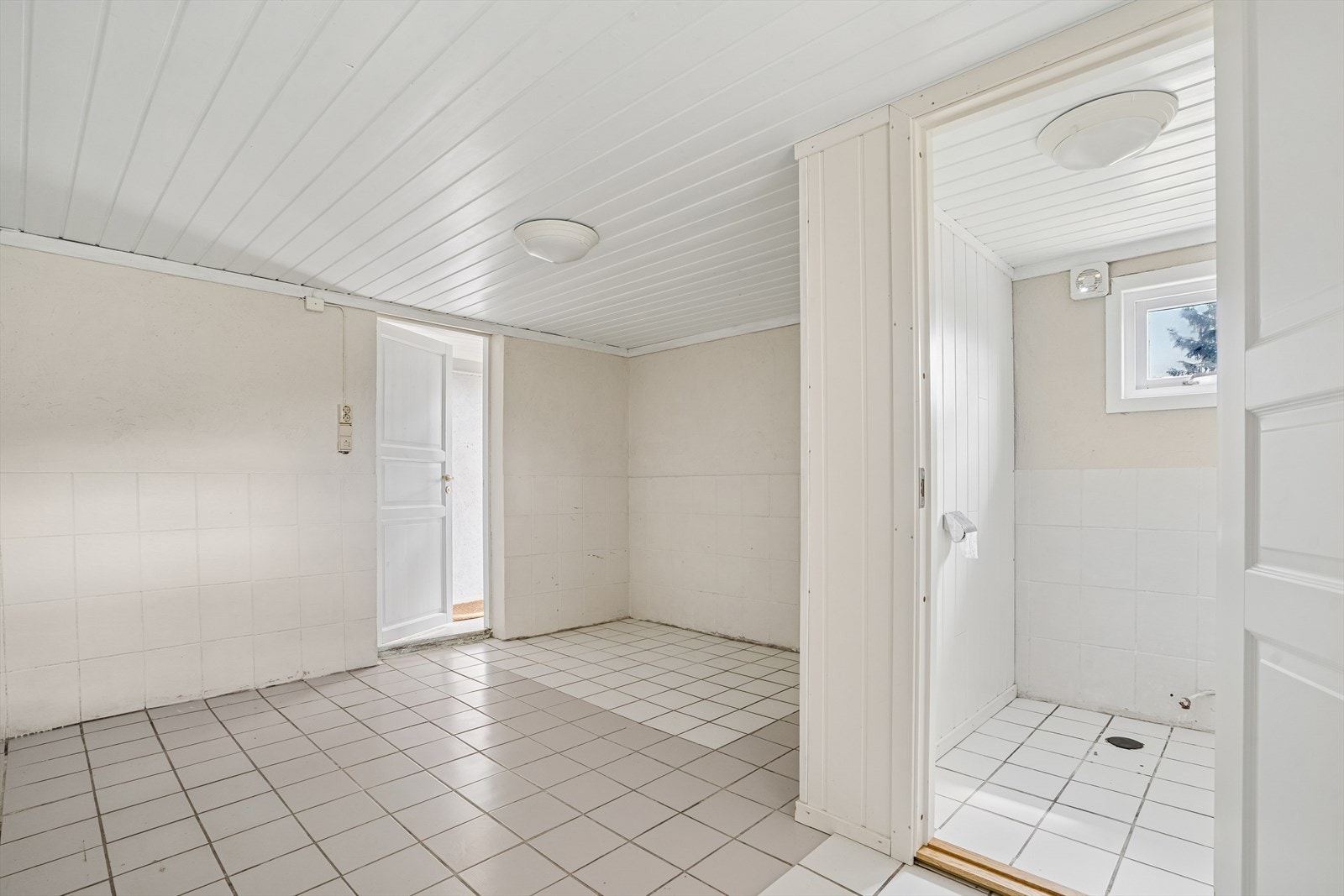 I kjeller er det god plass til oppbevaring Galleribilde