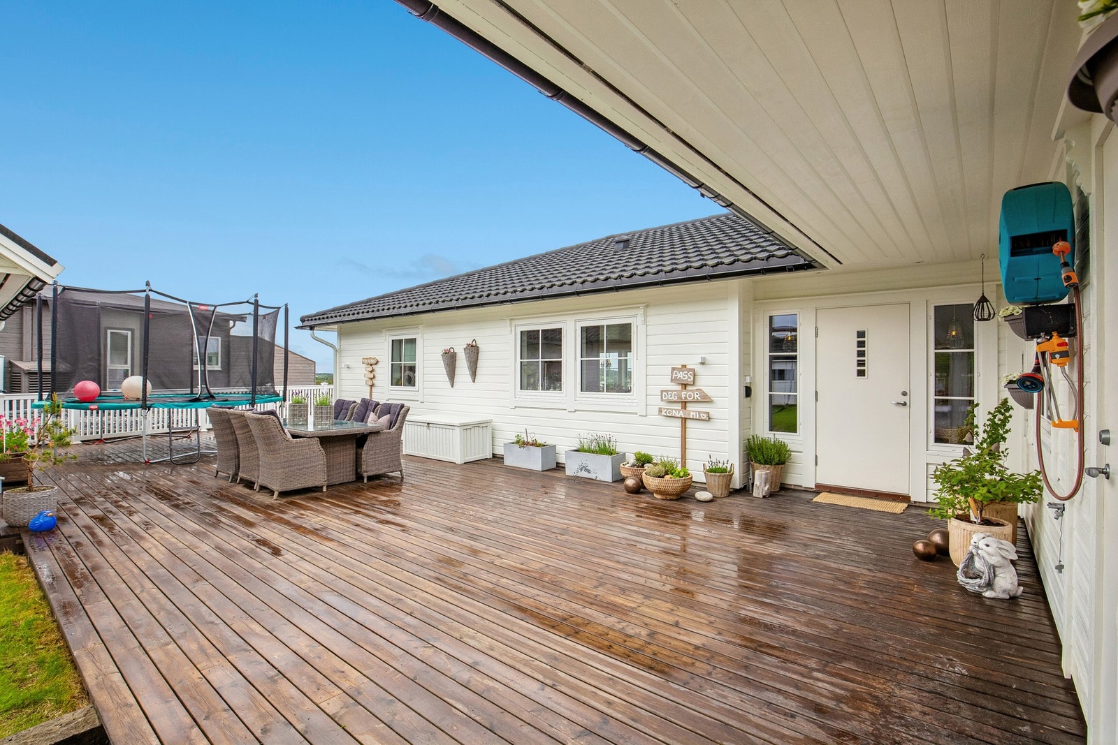 Inngangsparti med terrasse Galleribilde
