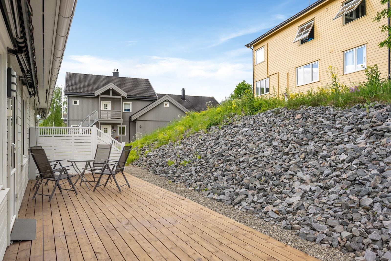 Levegg mot naboen Galleribilde
