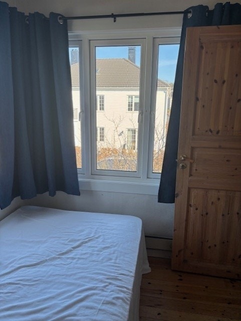 Hvitt rom nede Galleribilde