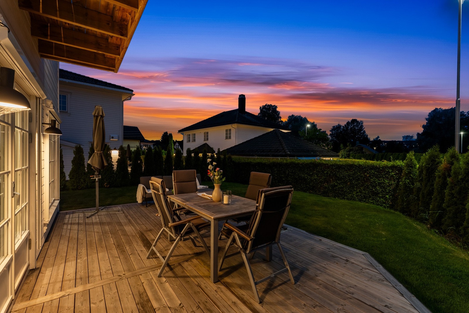 Terrasse med utgang fra stuen Galleribilde