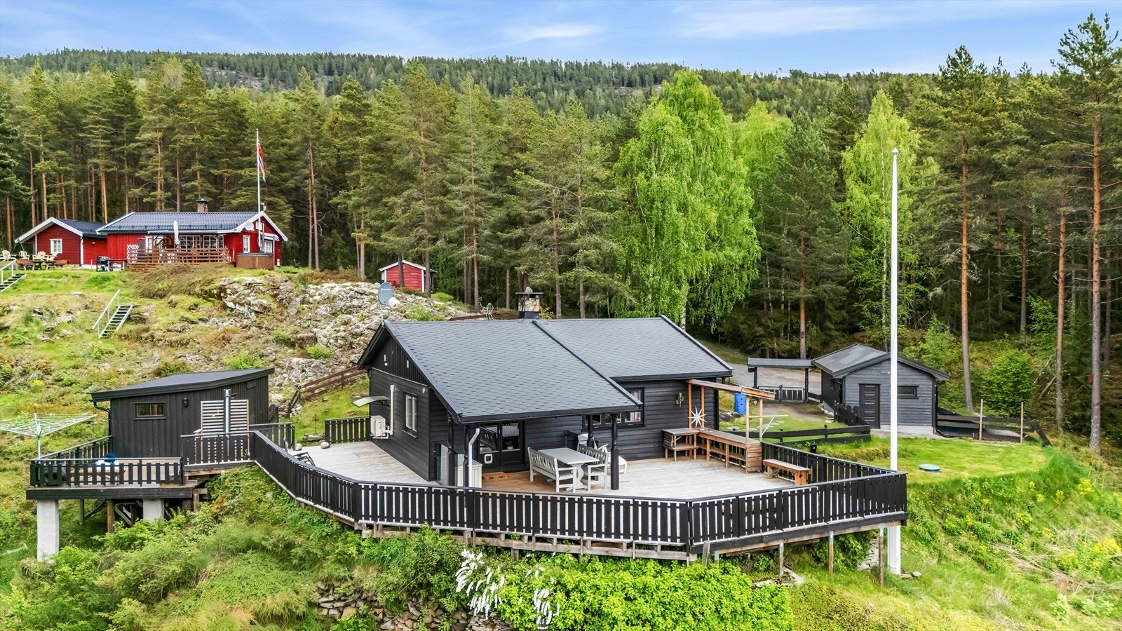 Fritidseiendommen ligger idyllisk til i Åsa, innerst i den vestlige delen av Østbyveien, kun ca. 50 minutter fra Oslo.
Fotograf: Håvard Daee Rognlin. Galleribilde