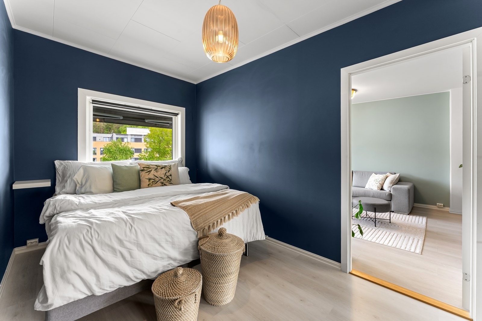 Leiligheten har to store soverom, begge med god plass til dobbeltseng. Galleribilde