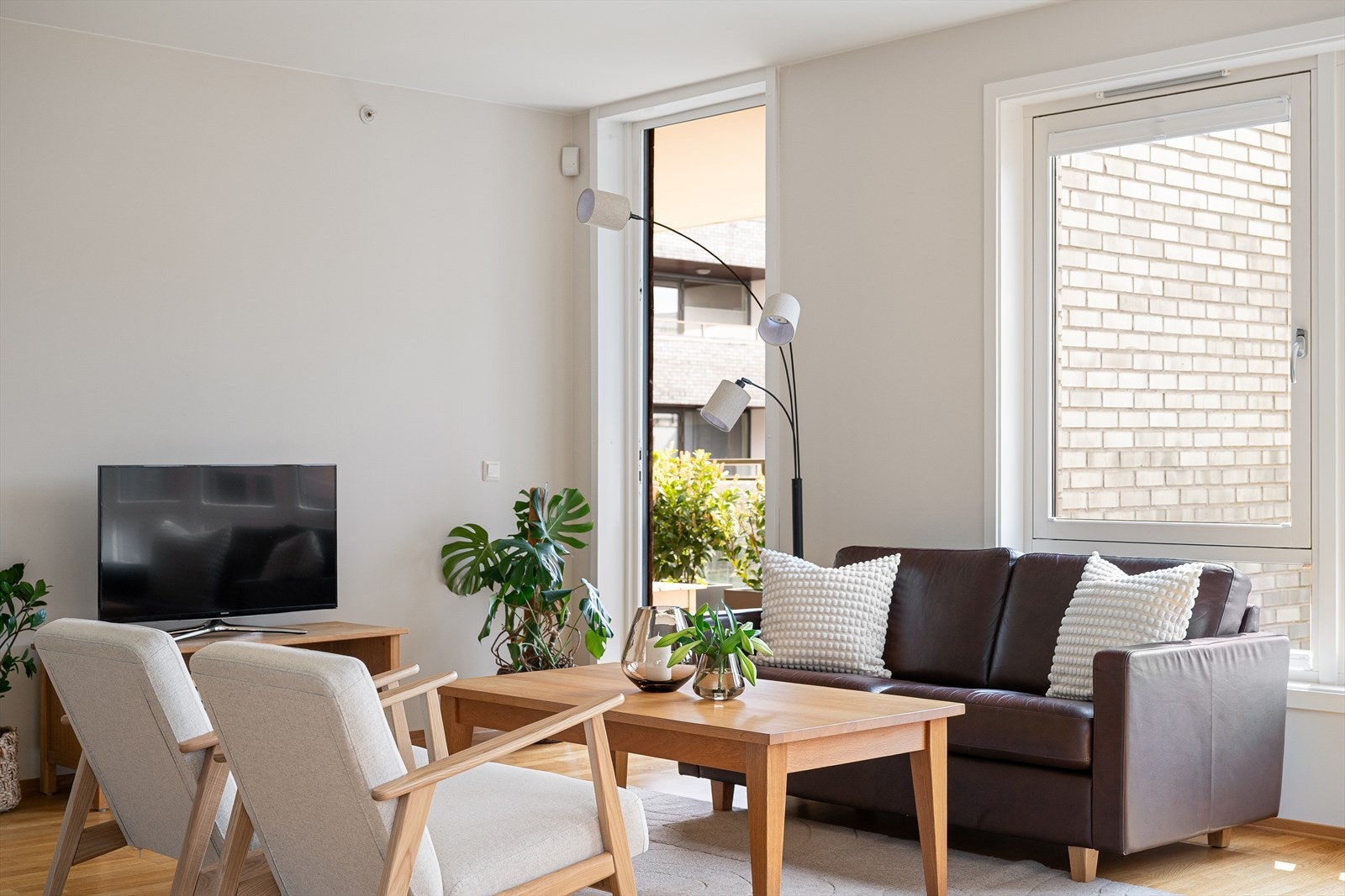 Leiligheten fremstår som moderne og innbydende og har en meget god planløsning. Galleribilde