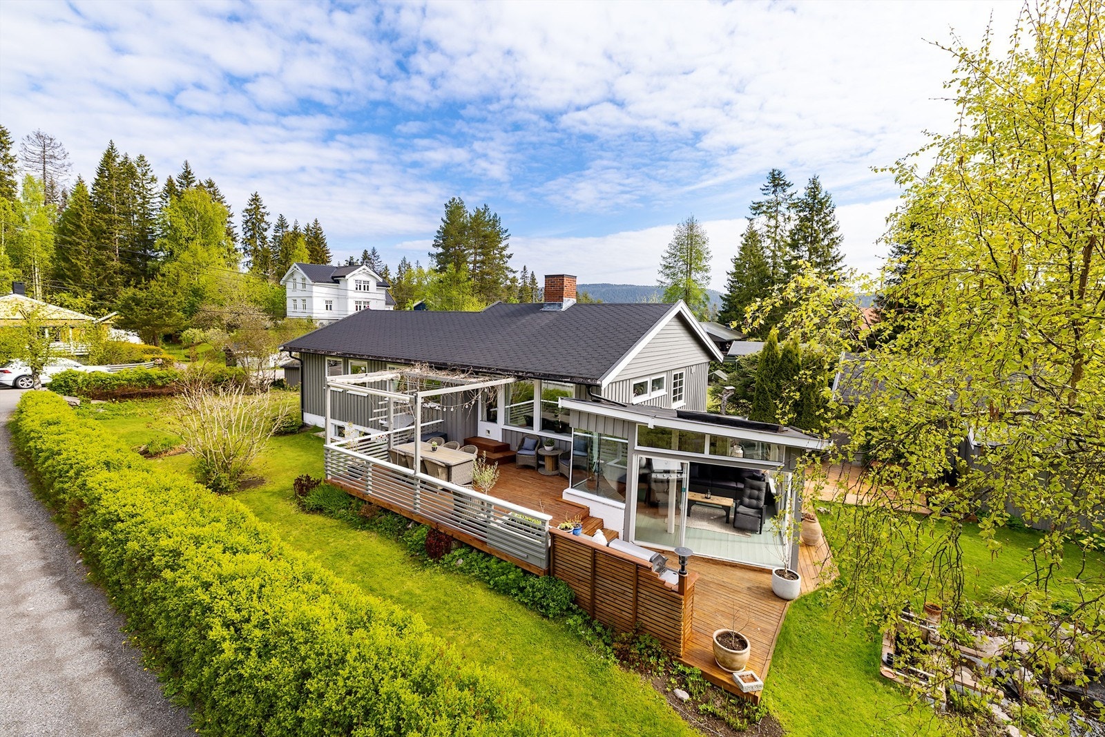 Velkommen til Ånebyveien 60 en superkoselig enebolig med herlige utearealer og knallfin terrasse med utestue Foto: Digital Media AS v/Jørgen Sørbø Galleribilde