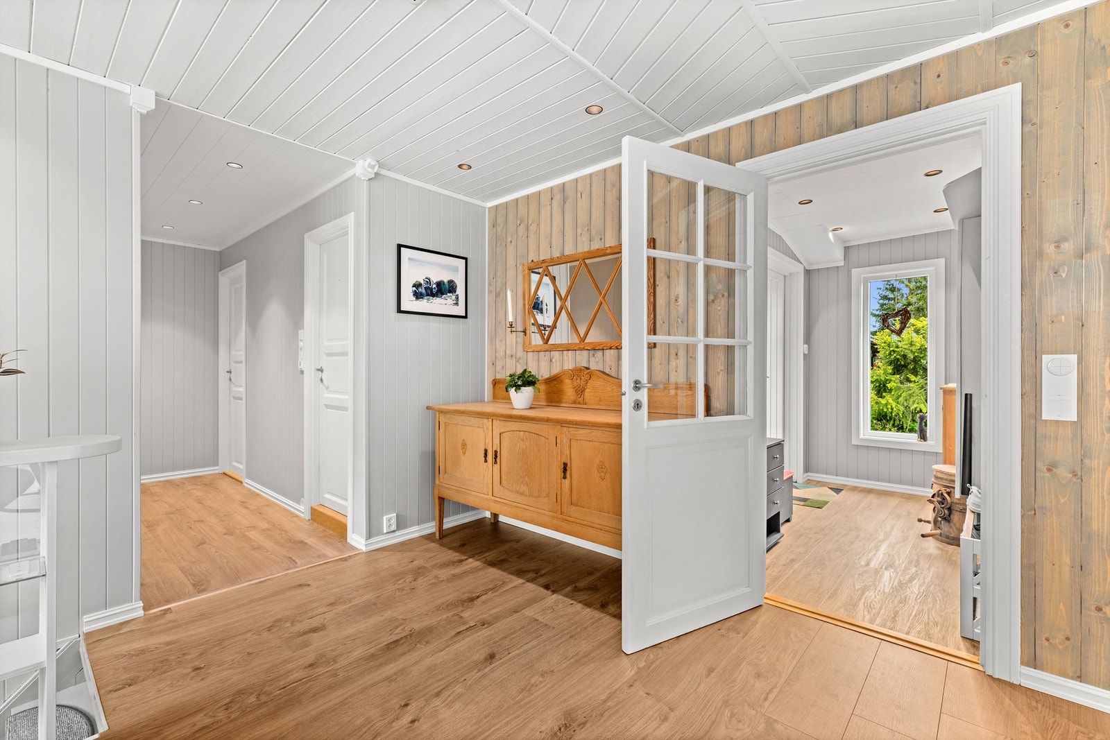 Gangareale mellom soveromsfløy og stue Galleribilde