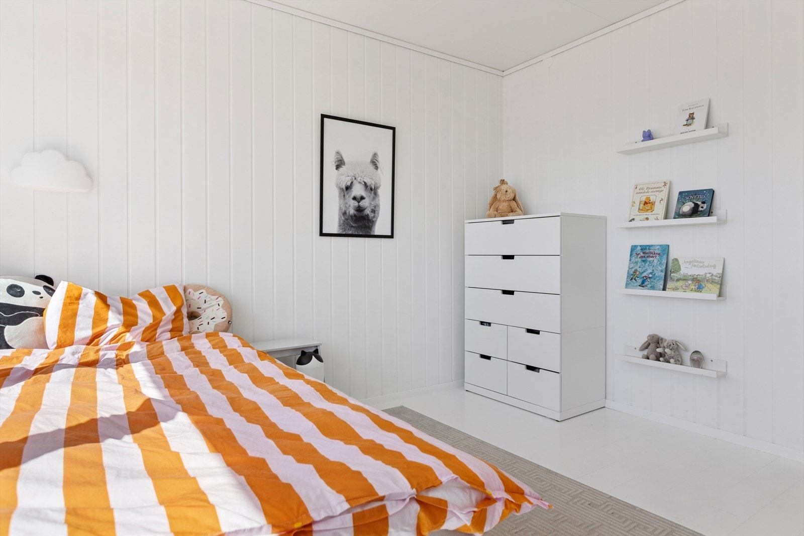 Rommet er enkelt å møblere. Galleribilde