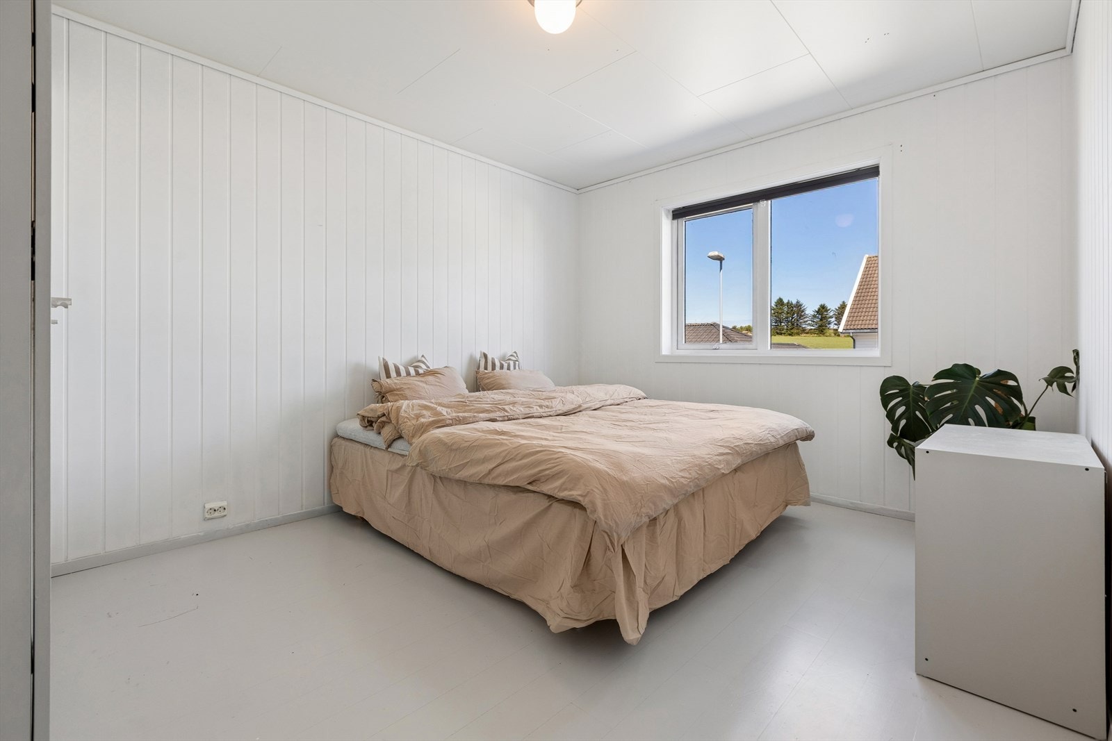De andre soverommene er også av god størrelse og har fin plass til senger og nattbord. Galleribilde