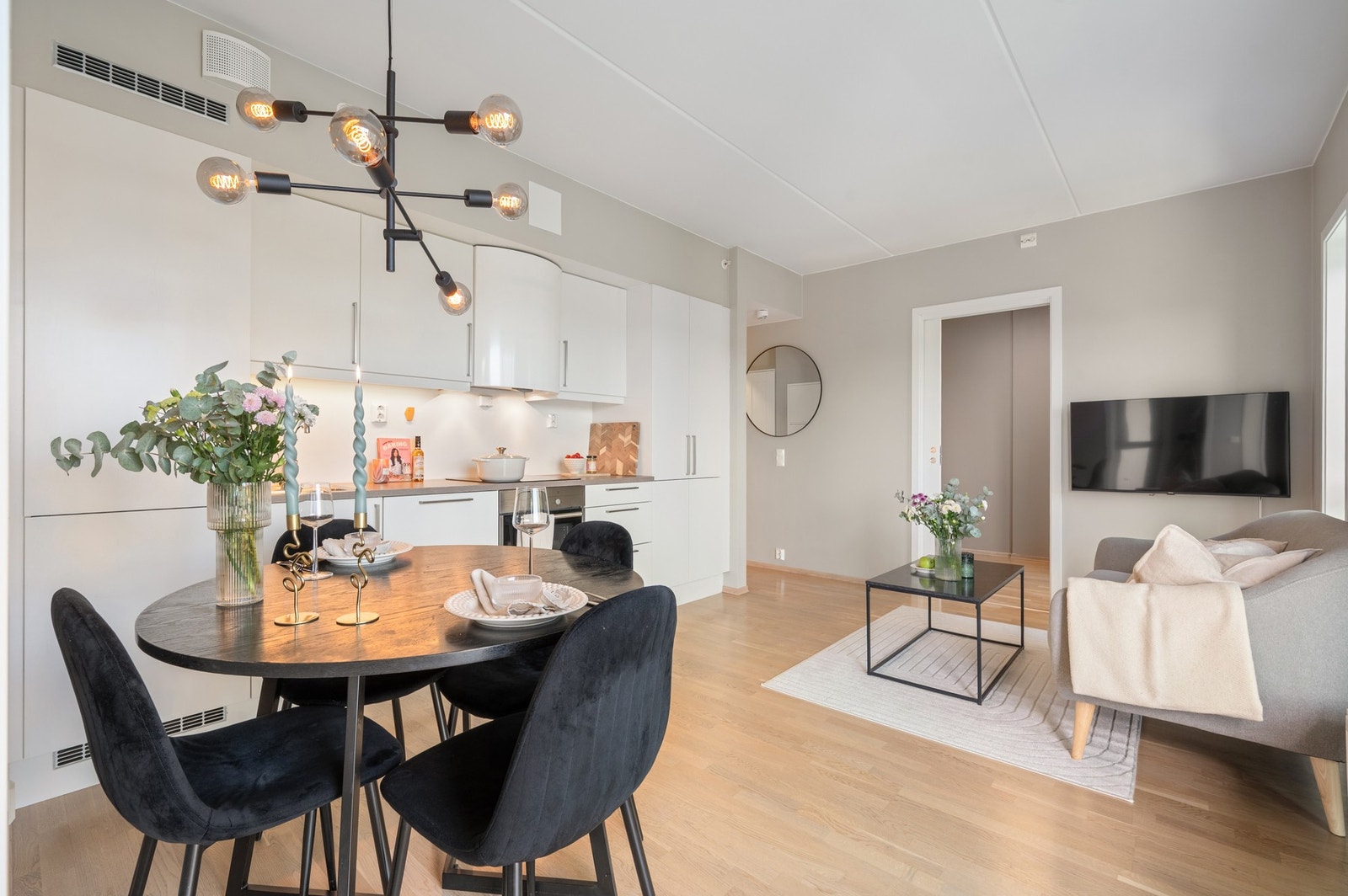 EiendomsMegler 1 v/Sondre Grønning har gleden av presentere Stjørdalsveien 11! Foto Jens Martin Nervik. Galleribilde