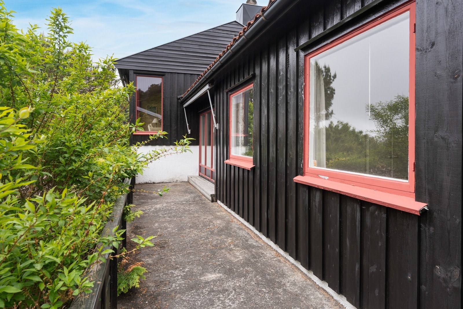 Uteplass utenfor spisestuen. Galleribilde