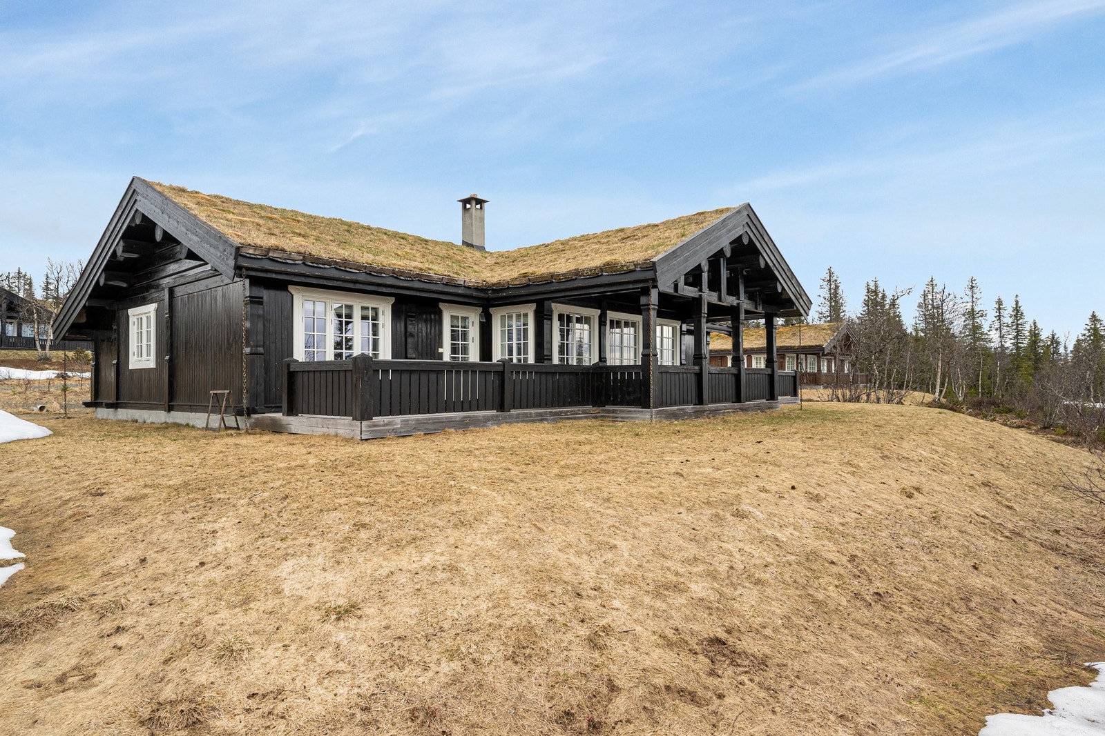 Sommerstid byr området på flotte tur- og sykkelmuligheter i vakker høyfjellsnatur. Galleribilde