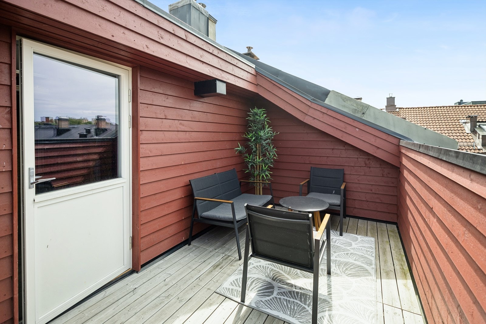 Tilgang til koselig felles takterrasse med gode solforhold. Galleribilde