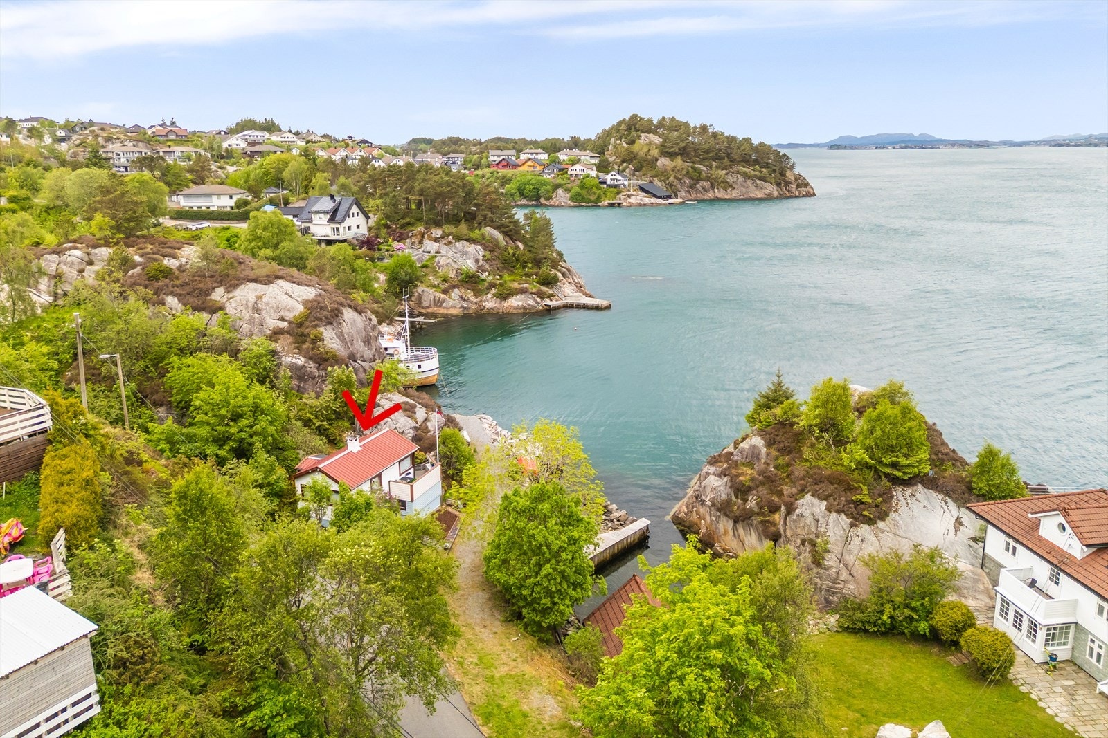 Eiendomsmegler Thomas T. Waardal har gleden av å presentere - Buvikvegen 79 Galleribilde