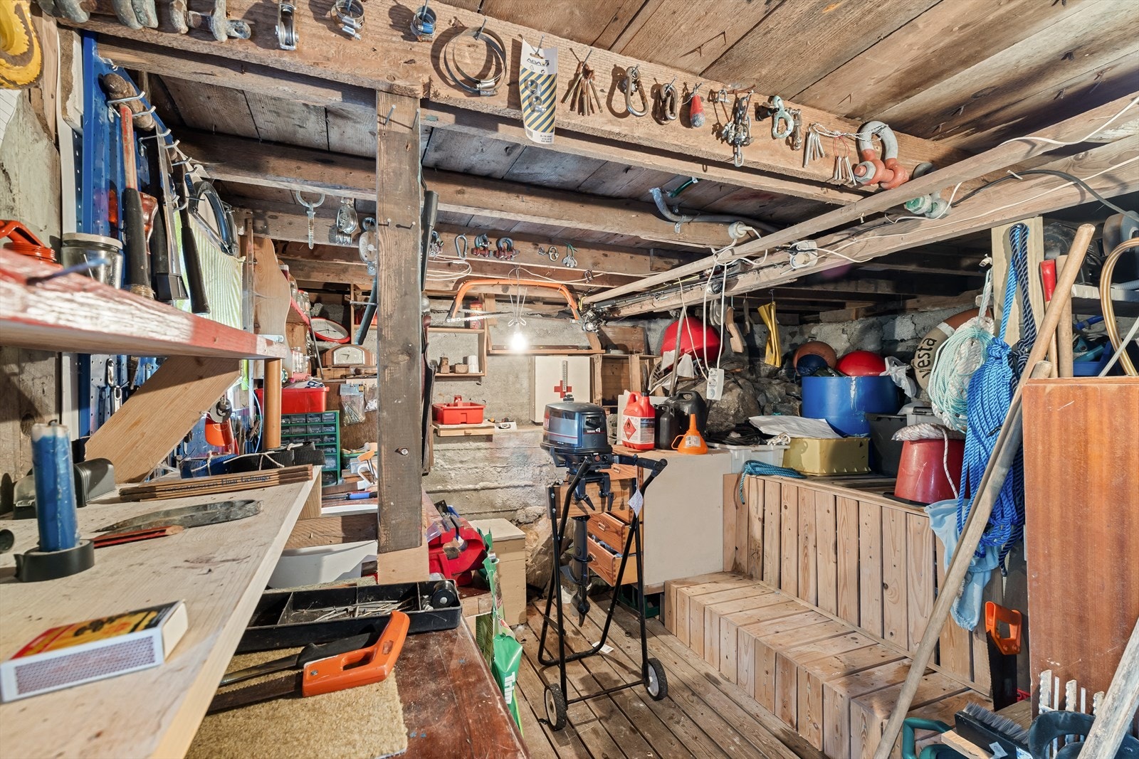 uinnredet kjeller Galleribilde