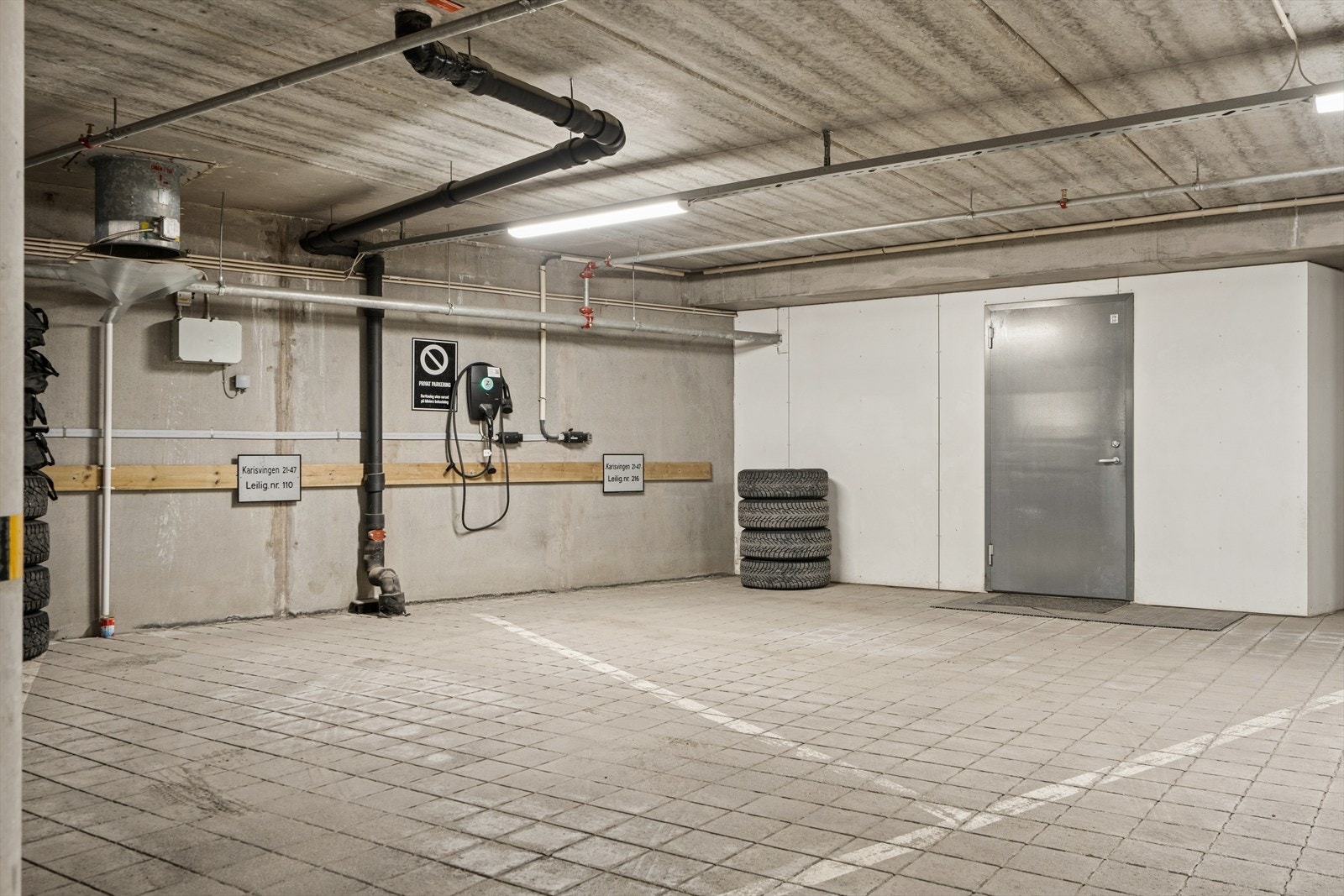 Parkering tilknyttet leiligheten. Galleribilde