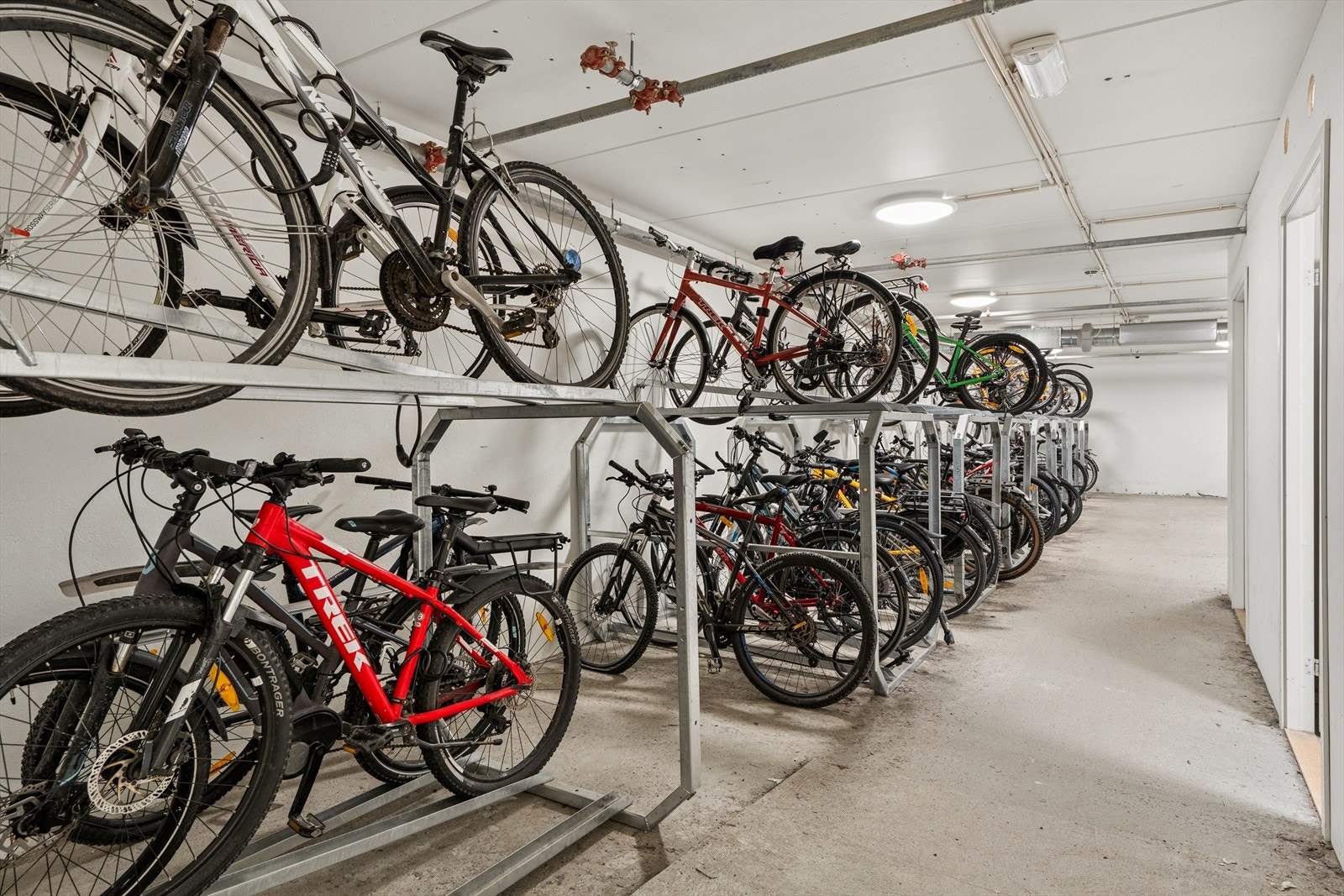 Felles sykkelparkering Galleribilde