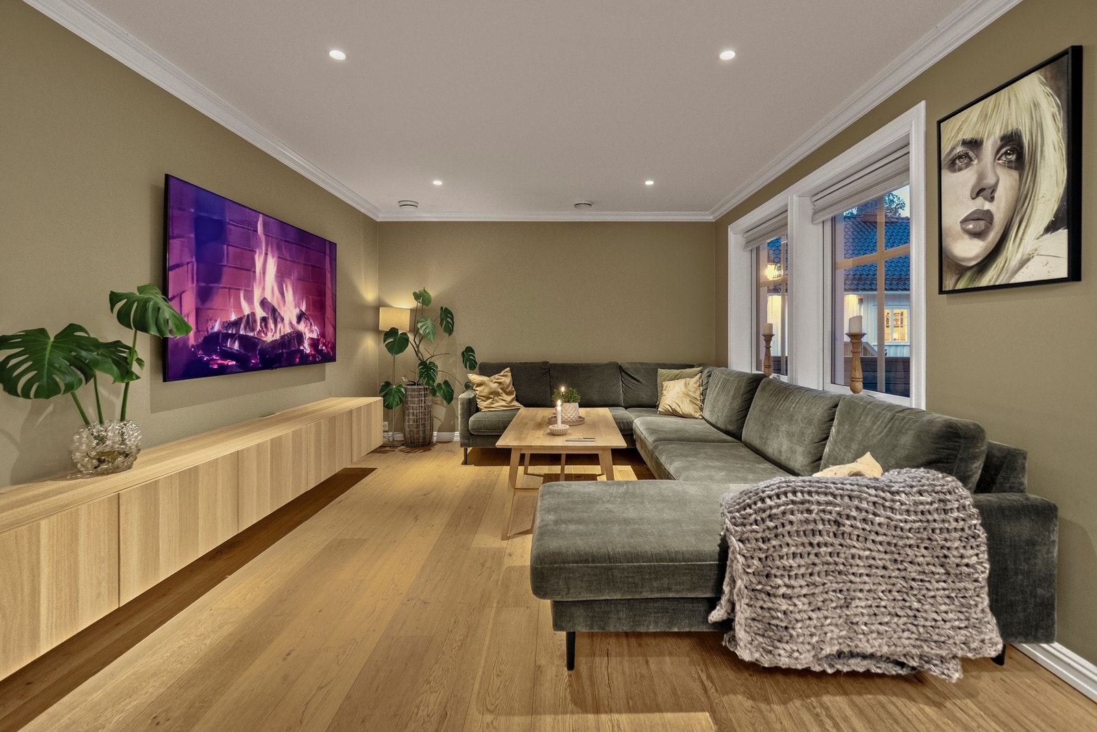 Her er det plass til en romslig tv-lounge og filmkvelder sammen. Galleribilde