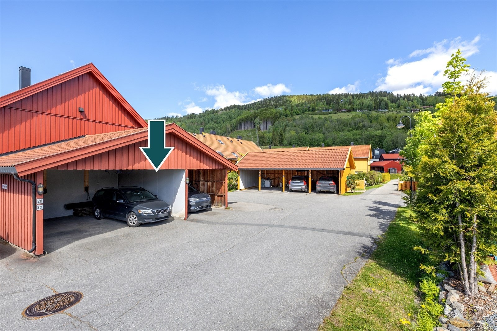Det medfølger én parkeringsplass i carportanlegg. Galleribilde