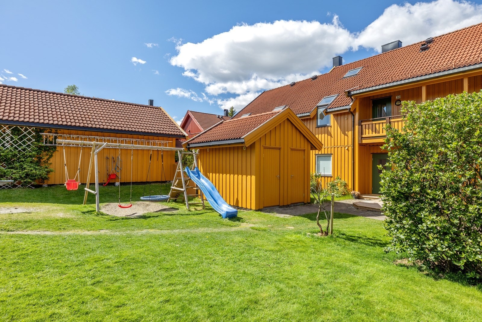 En ekstern bod på 5 m² i felles bodbygg gir ekstra lagringsplass. Galleribilde