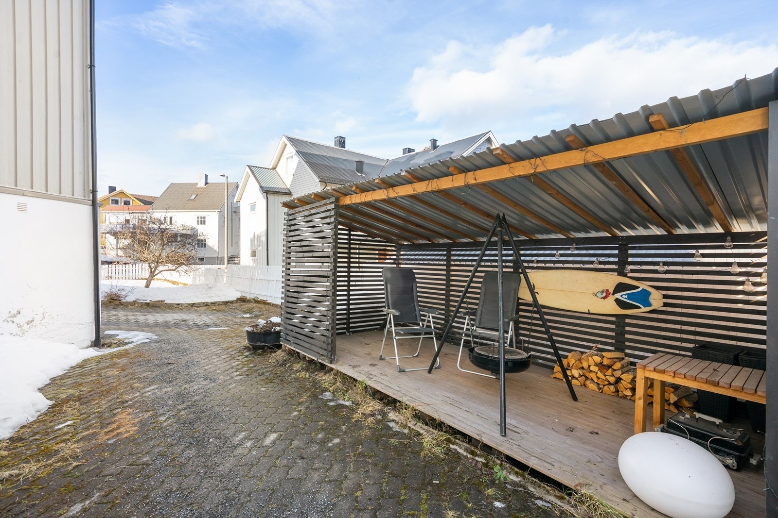 Flott overbygget uteplass Galleribilde