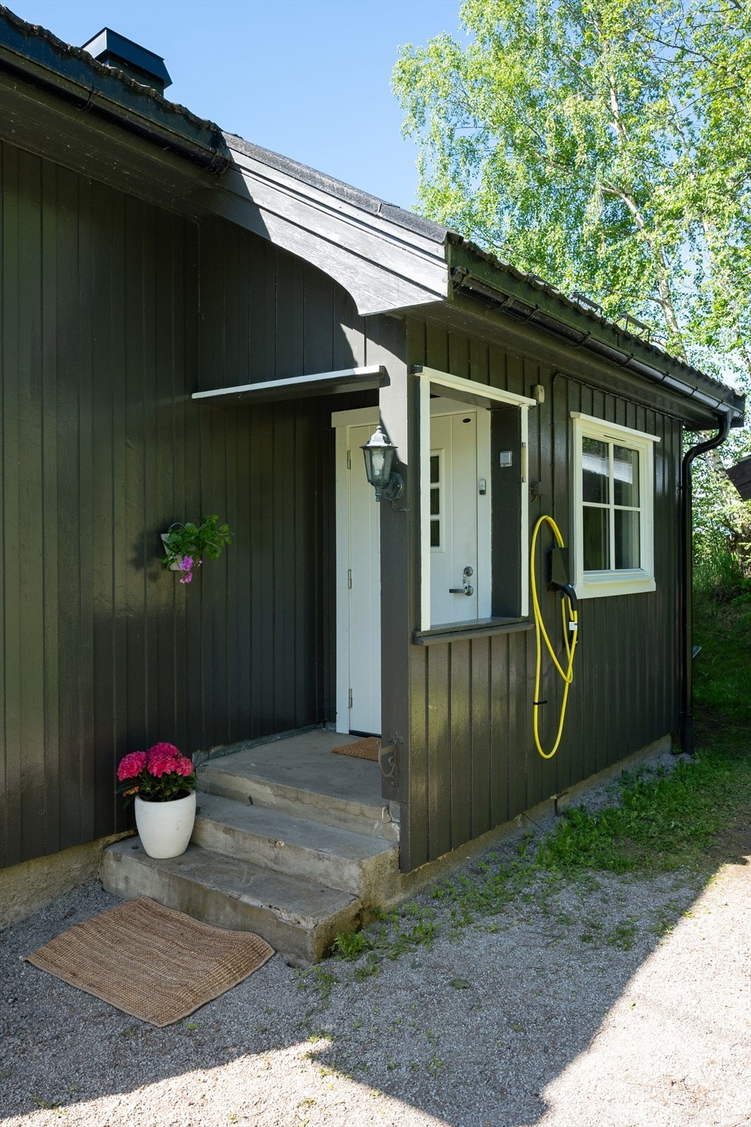 Et overbygd inngangsparti ønsker deg velkommen! Galleribilde